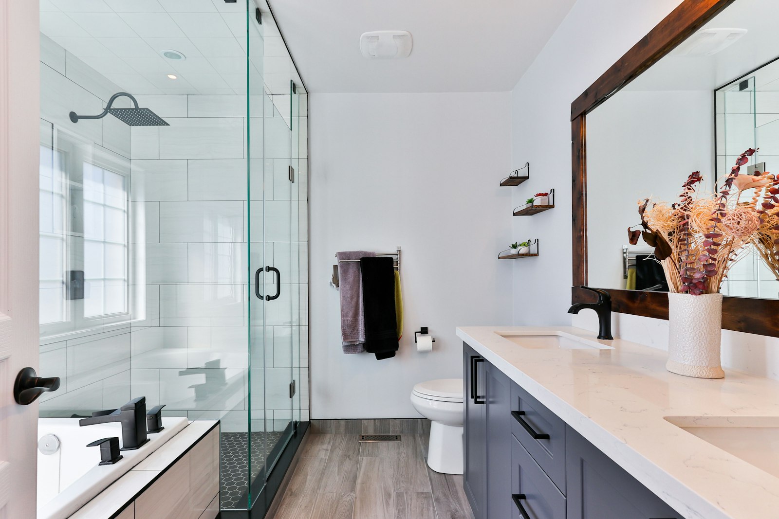 Salle de bain rénovée, finitions haut de gamme